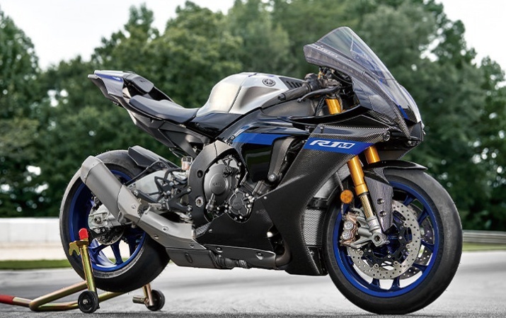 雅马哈参加 WGP六十周年，推出YZF-R1 赛车