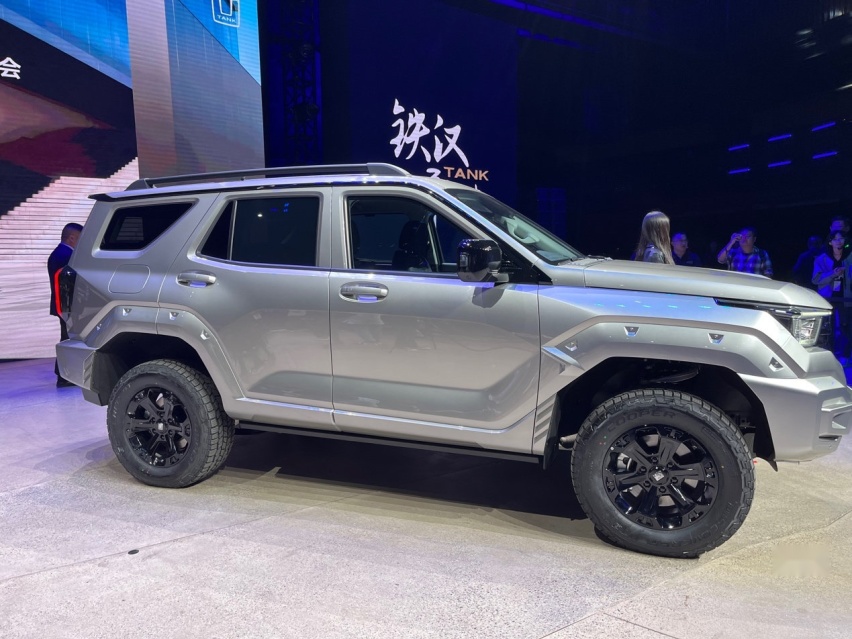 越野越快乐，坦克400 Hi4-T正式上市，售价27.98万元起