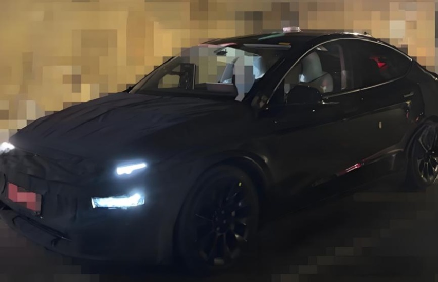 新款Model Y最新谍照曝光：造型简洁，内饰配置升级，值得等？