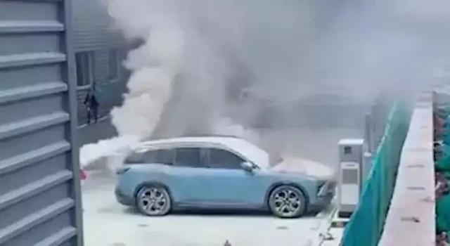 特斯拉汽车，蔚来汽车自燃后引发的一系列深思