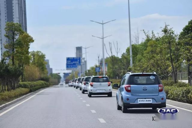 短途代步首选！续航可达310km，试驾江淮iEV6E青春版售6.55万元起