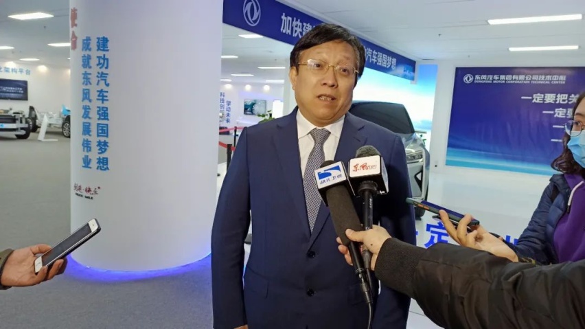 竺延风亲自“推销”，武汉明年有望推出千余辆“换电”出租车