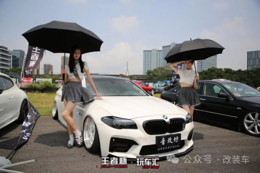 尾翼能晾衣服的姿态风宝马528Li，让原本低调的外观变得很战斗