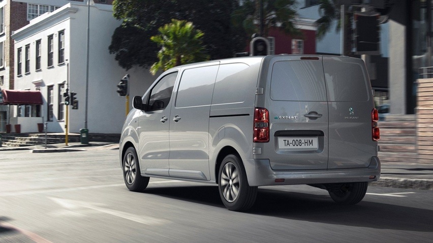 纯电续航330km，载货6600L，标致e-Expert亮相