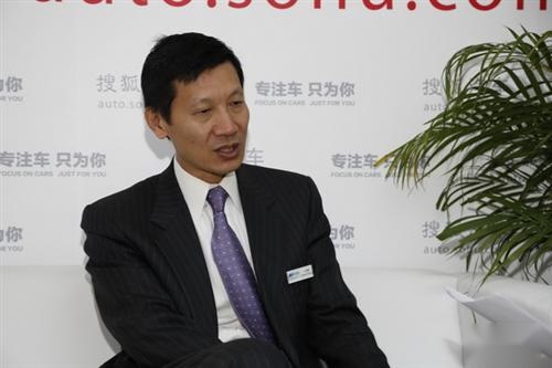 和自己的汽车导师分道扬镳 王晓麟“撕B”记