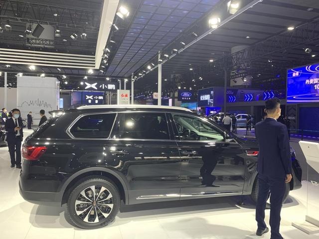 情怀+中大型SUV+低入门门槛，红旗HS7能否成爆款