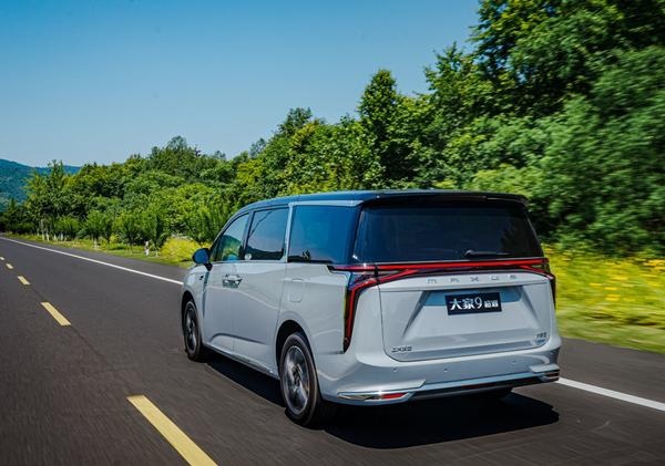 想要豪华中大型MPV，预算不够腾势D9？30万顶流大家9超混来了