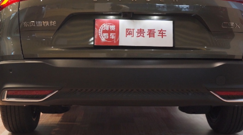 实拍东风雪铁龙凡尔赛C5 X，配置很足，细节到位，9月份上市！