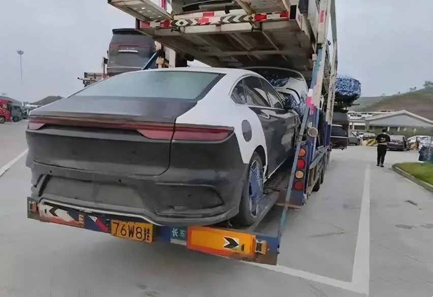 全新一代比亚迪汉要变身跑车？C柱加长