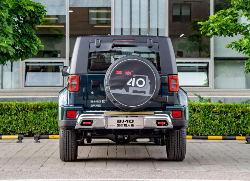 外观似牧马人 主打越野牌 BJ40特别版售15.98万起