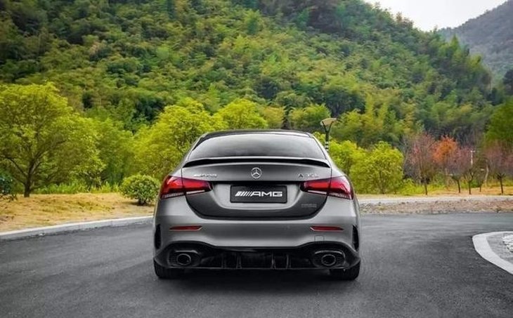 增配CarPlay，新款AMG A35L 4MATIC上市