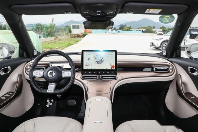 ZEEKR BX1E曝光，小型SUV，相比smart精灵#1，谁更强？