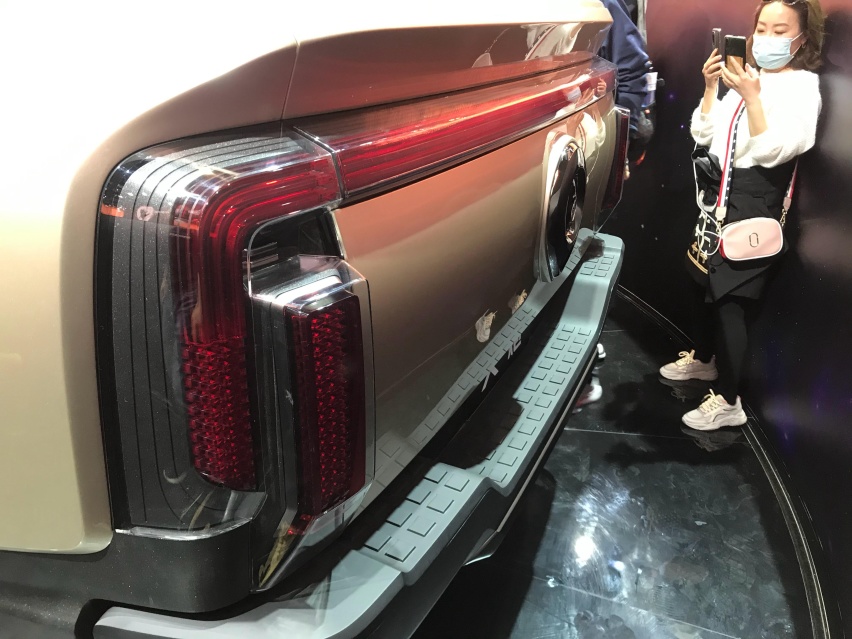 全尺寸的身材，大排V6的气概，长城“X炮”上海车展首发