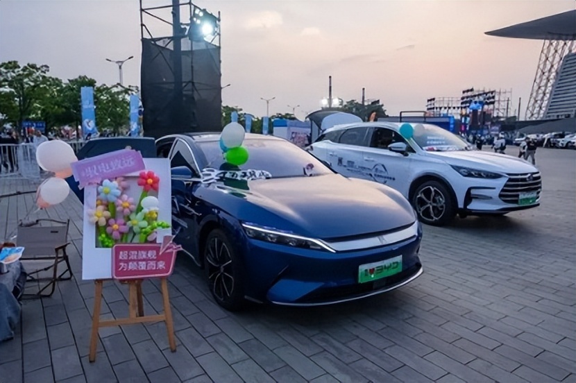 又来了！“以旧换新”扫荡燃油车，做油车的死忠粉，还是拥抱新能源？