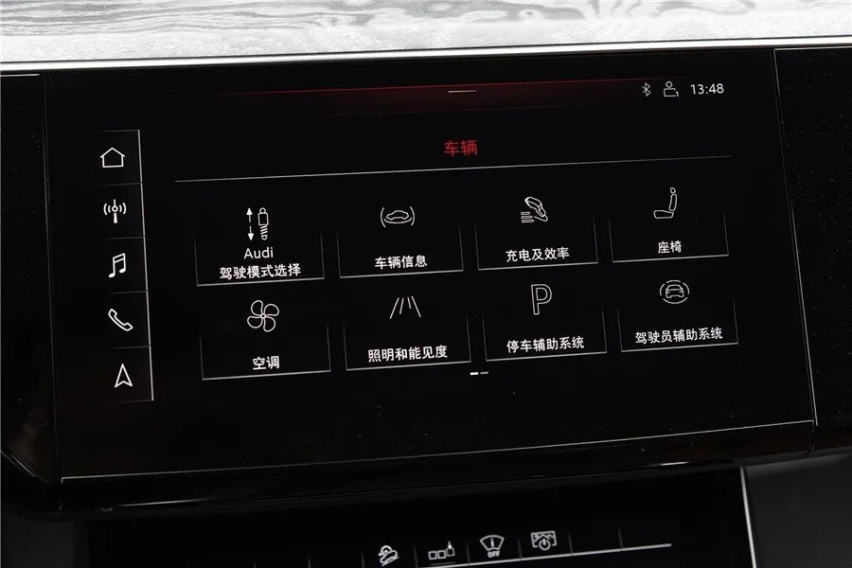 不必盯着特斯拉、蔚来，这家豪华品牌的纯电动车开起来也不错