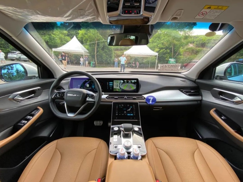 试BEIJING-X7，强劲性能覆盖全速段，科技安全保障驾控