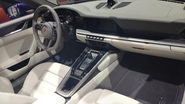 上海车展:全新保时捷911敞篷版实车