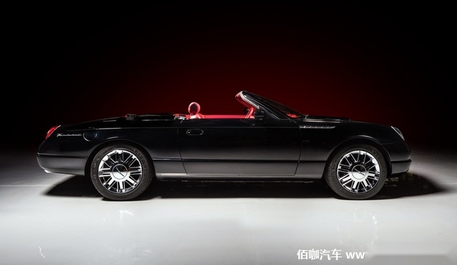 1999款福特雷鸟原型车.png