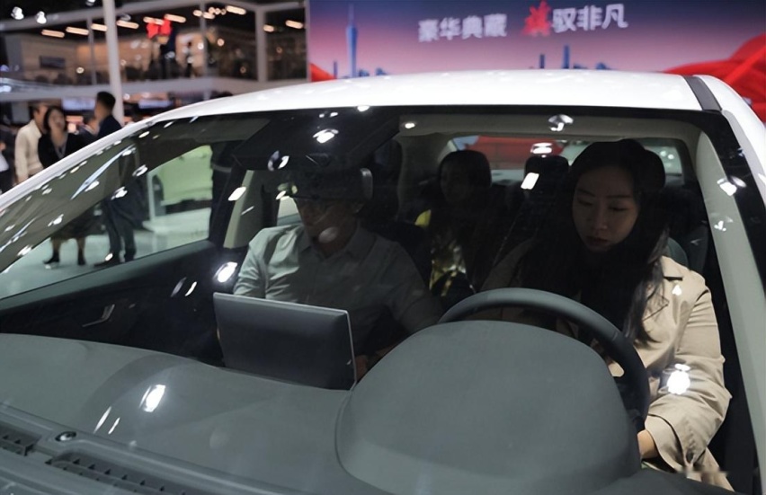 他们都说好而且还说值 红旗新能源以超强产品力做到了不负众望