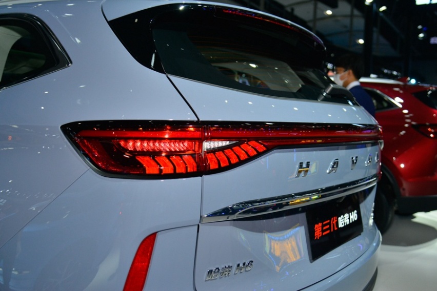 动力提升还带四驱！第三代哈弗H6 2.0T值不值得买？