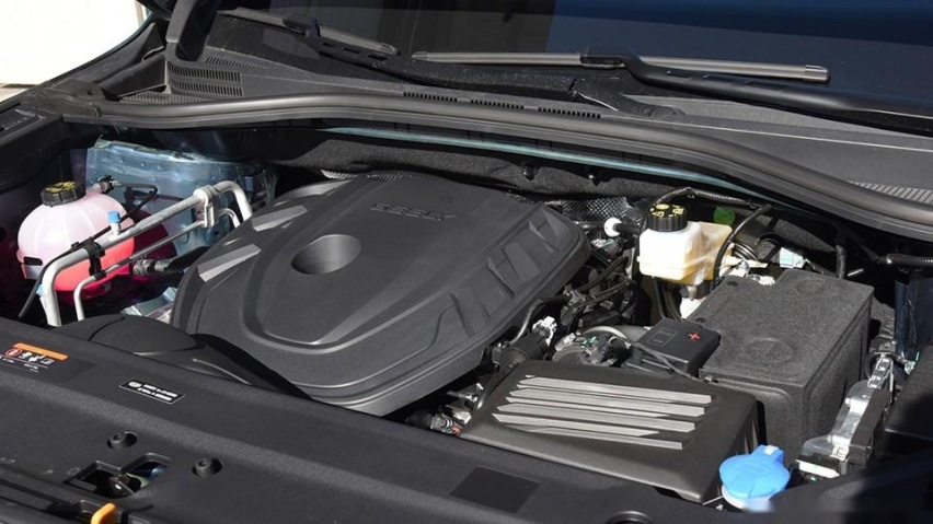 2.0T+7座，每月养车2千元，吉利豪越L比汉兰达更省钱？