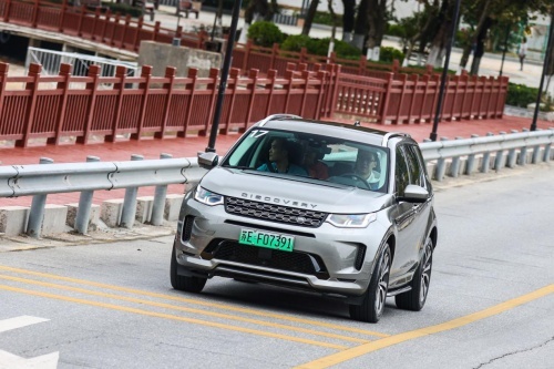 文明植树，点亮绿色 与路虎发现运动版P300e共享绿色未来