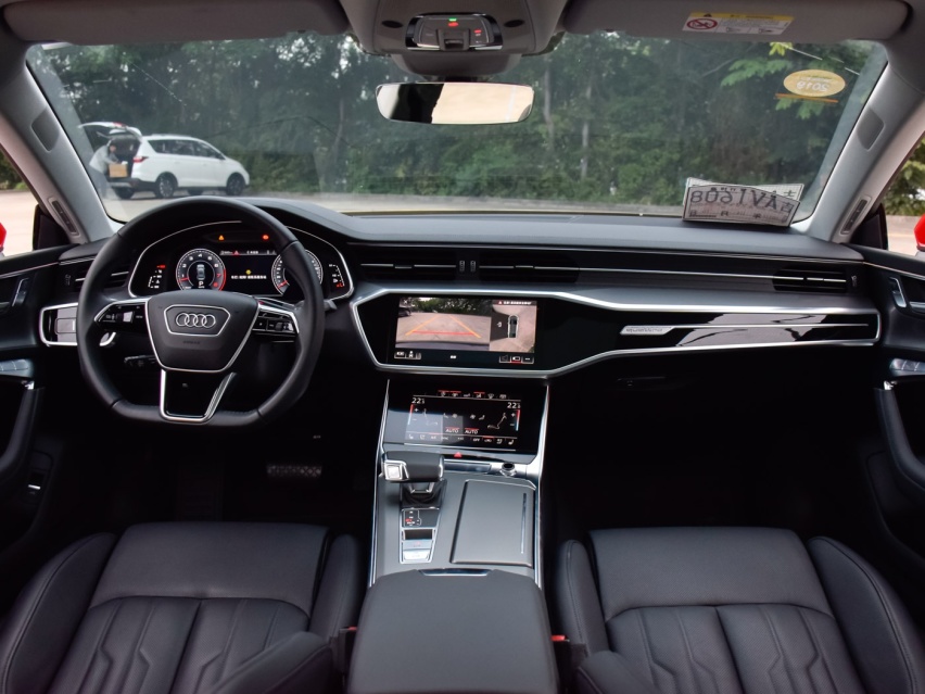 3.0T V6+四驱+四轮转向 还配无边门框？奥迪A7L年内上市！