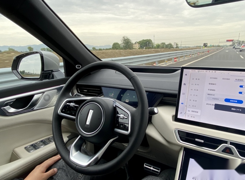 以全新面貌挑战理想L7，试驾新摩卡DHT-PHEV
