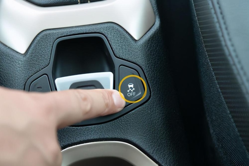 车上的这个按键是什么意思，我们到底应该怎么使用？