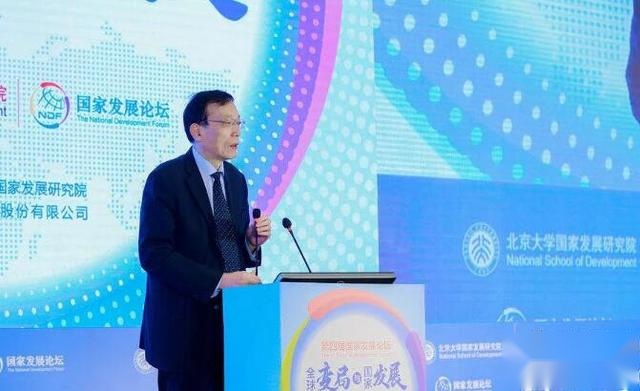 中国汽车销量持续下滑，专家：收入差距扩大，低收入阶层兜里没钱