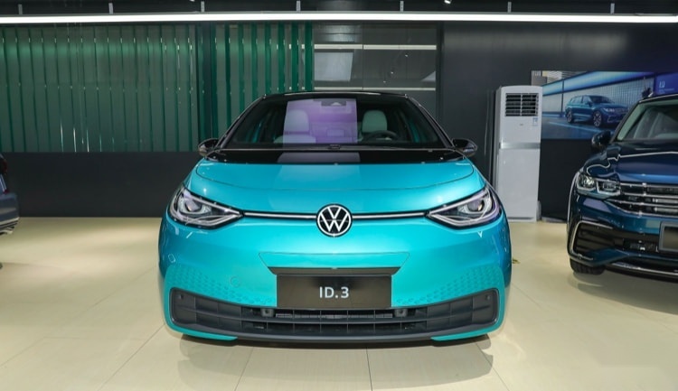 Model 3也得甘拜下风，实拍大众ID.3，老牌车企焕发新风采