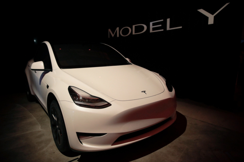 智界R7与Model Y：智能电动SUV巅峰对决