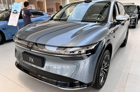 真正的大五座纯电SUV？到店体验极氪7X，我的同事却这样说