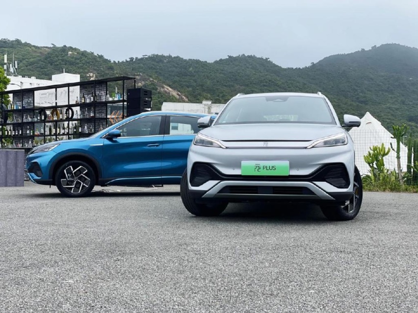 15万、20万预算买什么纯电车型？看看这两款，低价高配又划算