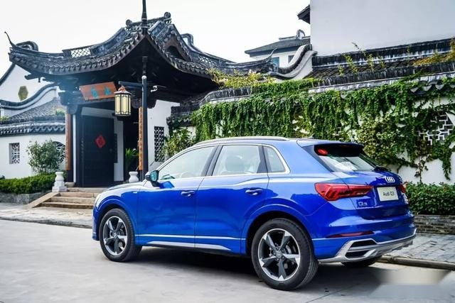 试驾全新奥迪Q3，内饰升级更大更豪华，外观撩人动力强劲