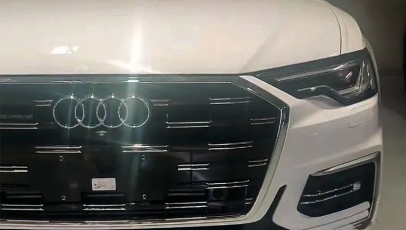 福特新款福克斯即将上市、长安UNI-V 2.0T车型正式亮相…丨车闻