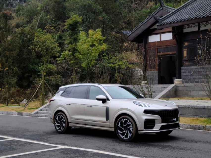 给95后造的6座SUV 试驾领克09