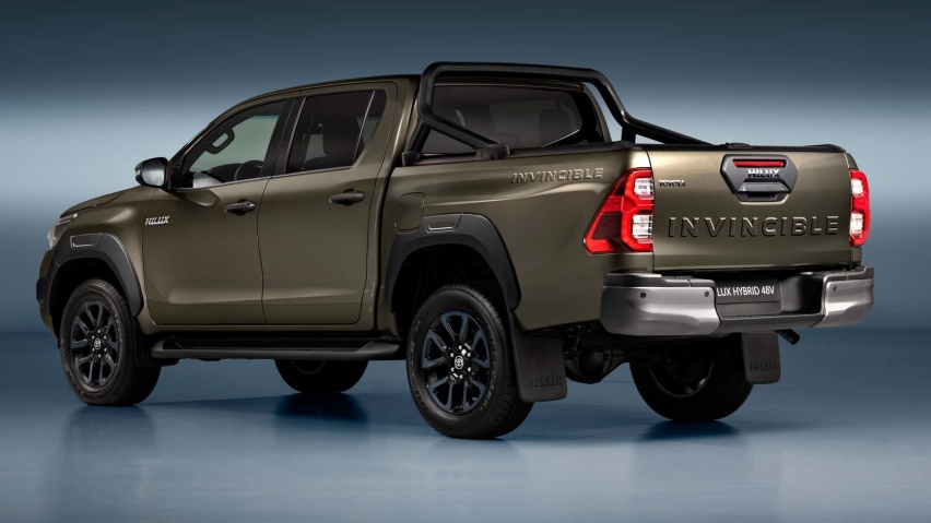 新增柴油轻混版 新款丰田Hilux皮卡发布 外形细节有变动