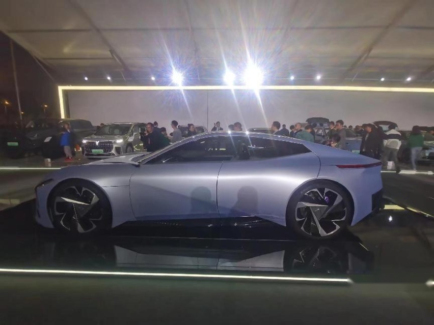 东风技术加持eπ007，剪刀门设计加翻转仪表是亮点，价格有待公布