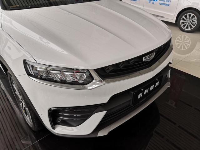 吉利星越1.5T车型到店实拍:质感不输豪华车,后排有惊喜