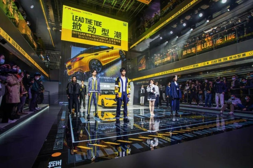 什么是年轻人该玩的车，五门轿跑型格HATCHBACK给你答案