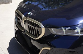 选它还是选奔驰E级？实拍体验新一代BMW 5系530Li车型
