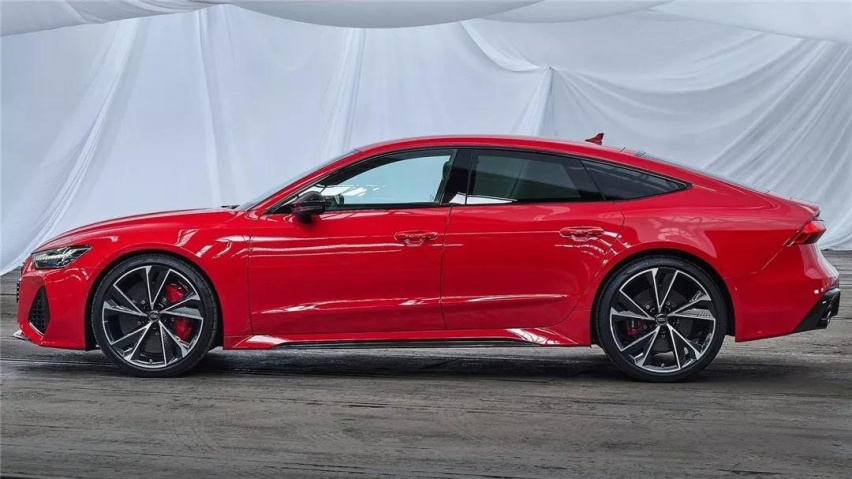 脱掉西装换战斗服，奥迪RS7 Sportback正式首发