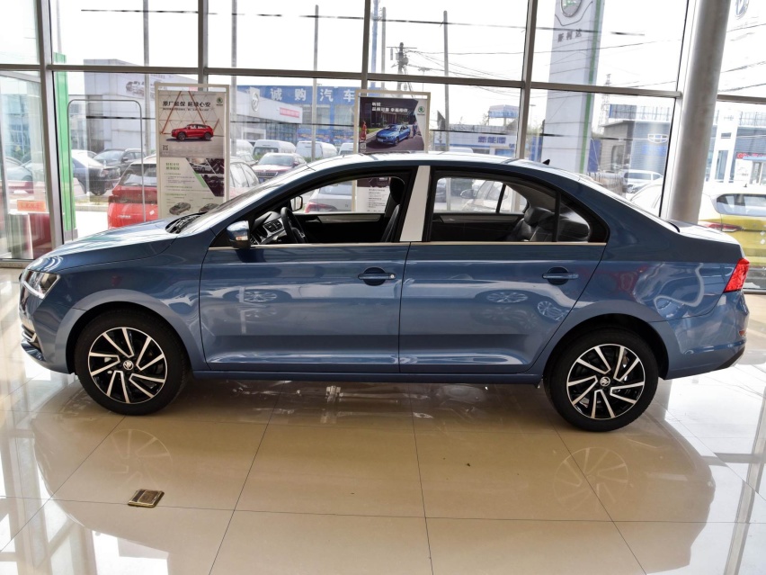 6万多的合资代步车，经济实用空间大，油耗5.6L，昕锐值得买