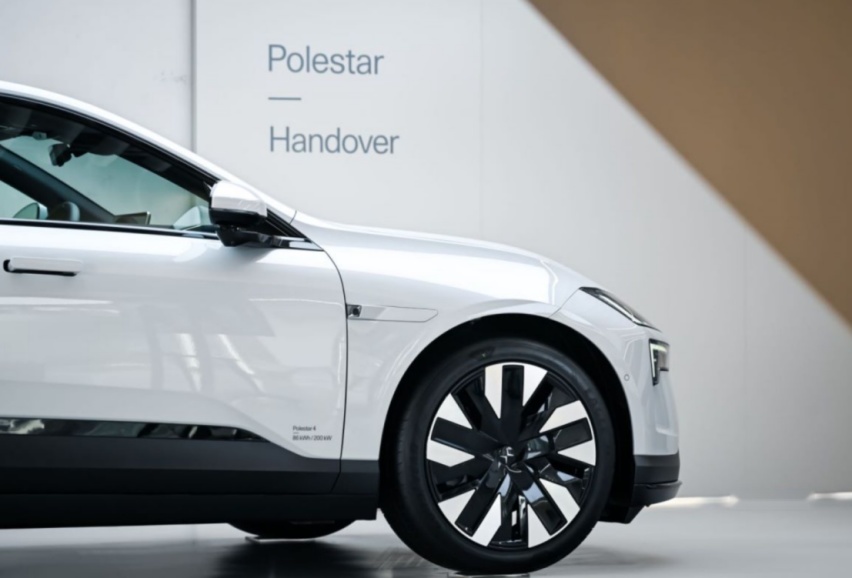 极星Polestar4劝你别看 因为看了会爱上 我说的