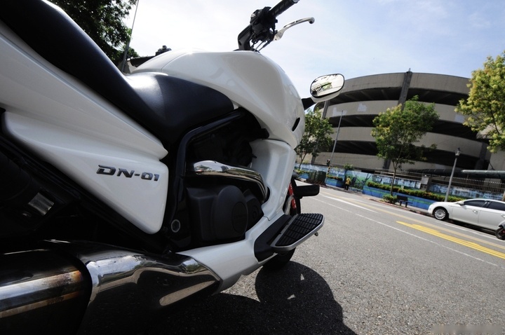 摩托车大佬本田DN01，15年前的HFT自动变速箱技术