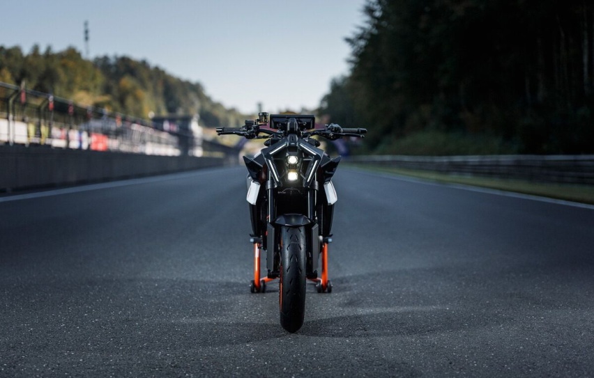 KTM发布2025款990 Duke R