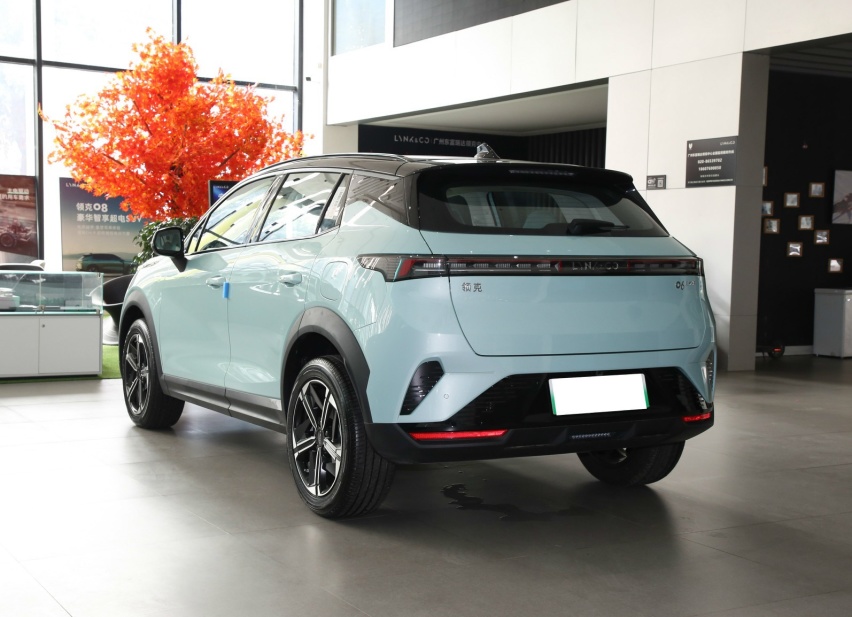 适合家用的插电混动SUV！纯电续航126KM，配14.6英寸大屏+独悬