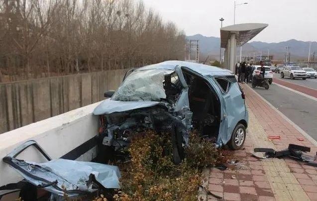 不愁卖的微型电动车，正面临安全问题的考验
