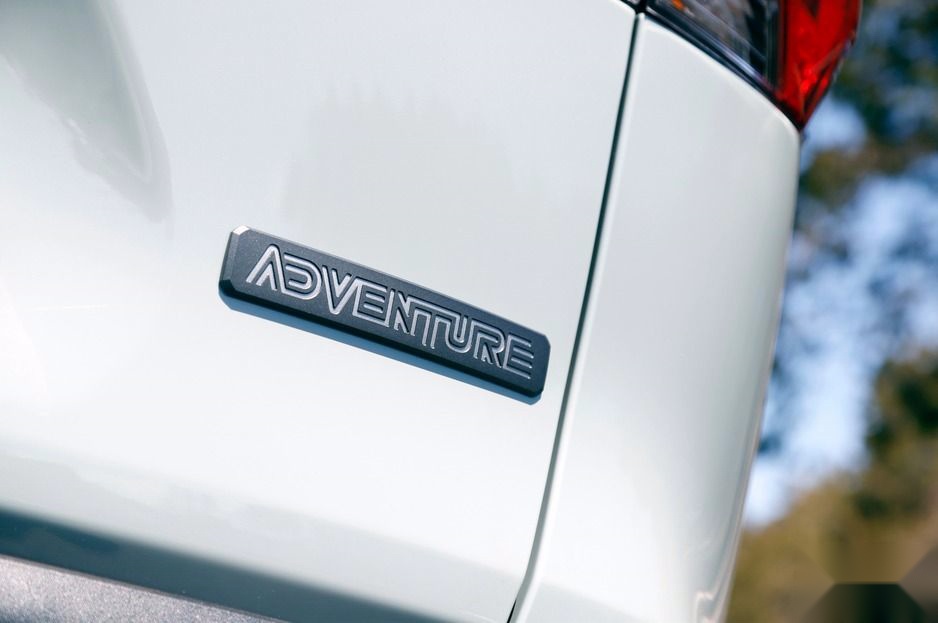 外媒评价说买到就赚到 丰田新一代RAV4全方位试驾体验